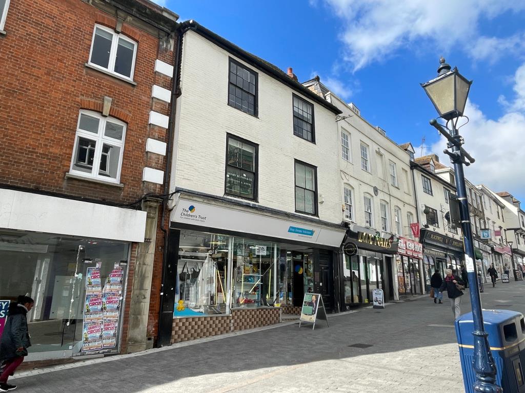 Lot: 40 - TOWN CENTRE COMMERCIAL INVESTMENT WITH PLANNING FOR CONVERSION OF UPPER FLOORS - View of Town centre commercial investment with planning for conversion of upper floors